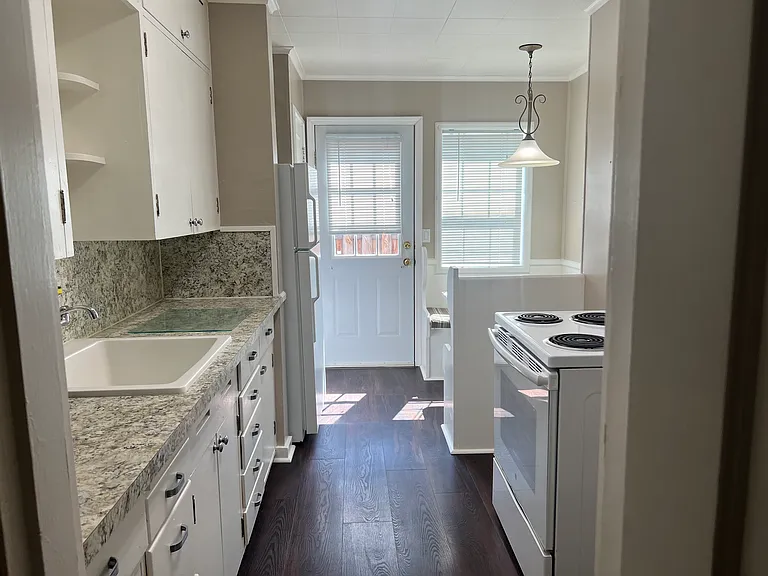 315 W Broadway St #2 — Photo 2
