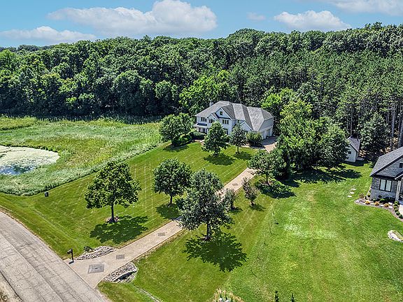 5th image of 16556 Pine Hill Dr