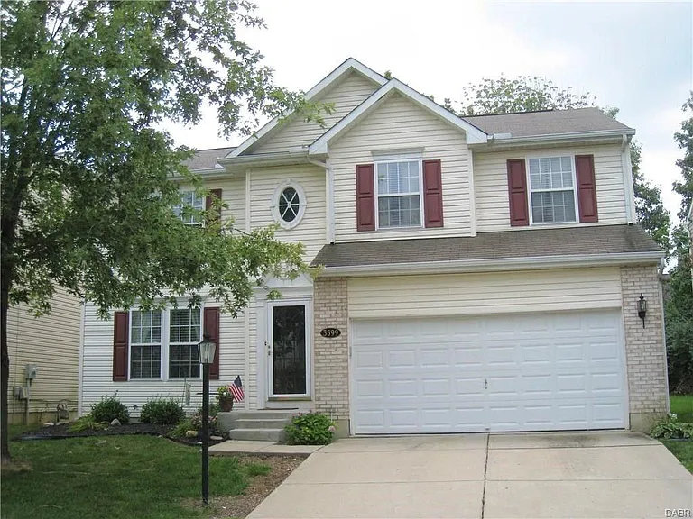 This home has great curb appeal, and why wouldn't it? Lawn maintenance in summer, sidewalk snow removal in winter, and year round trash pick up included in rent!