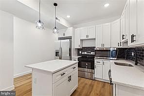 1st image of 716 W York St #3