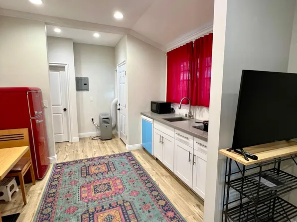 226 S Lasky Dr, Beverly Hills, CA 90212