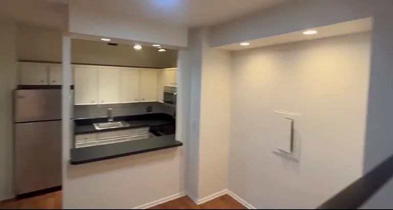 816 N Dearborn St — Photo 4