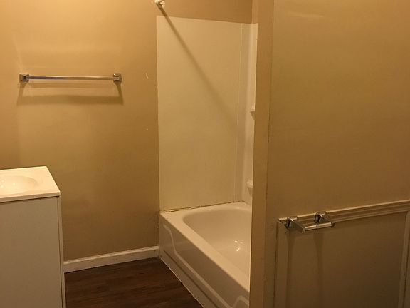 2nd image of 1732 Bellefontaine St #5