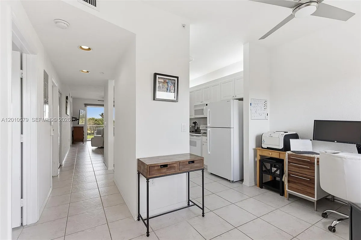 Building Photo - 7765 Yardley Dr #313