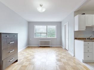 1566 Avenue Rd #201, North York, ON M5M3X6