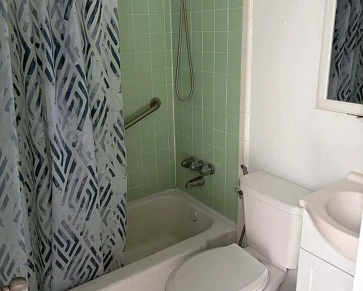 2213 Lincoln St #6 — Photo 5