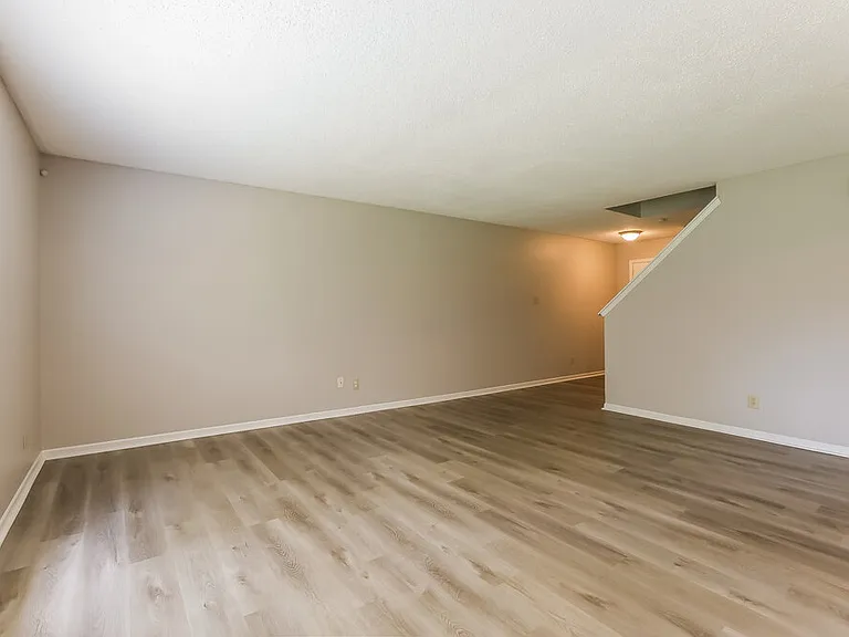 9205 Middlebury Way — Photo 6