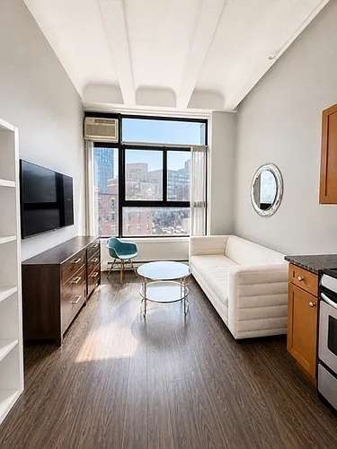 12 Stoneholm St Photo 1