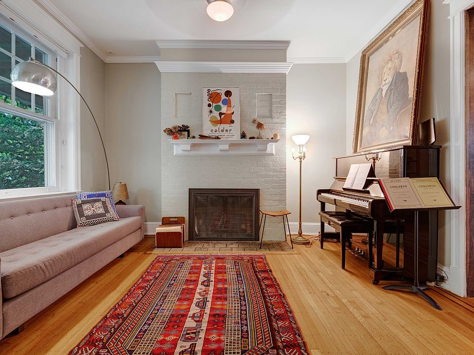 3172 18TH ST NW-5_05262023