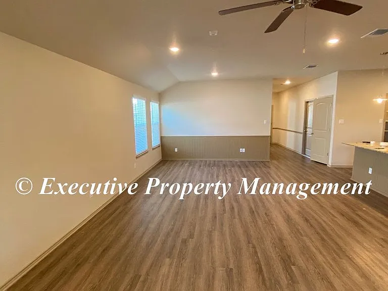 1781 Dryden Ave — Photo 8