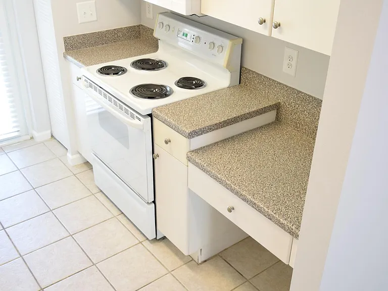 1136 Town Center Dr #14 — Photo 6