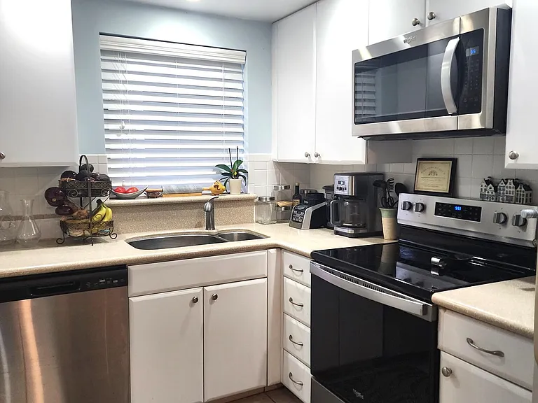 804 SE 7th St #101 — Photo 3