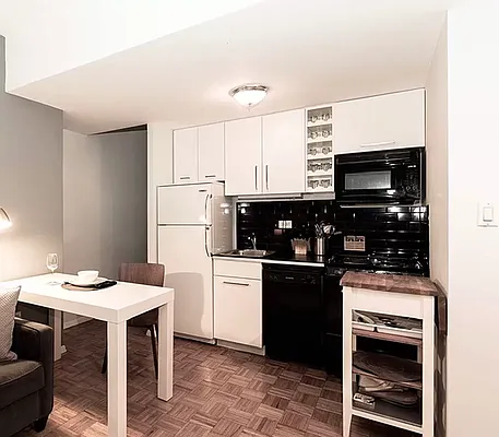 Rented by Manhattan Management Group | media 5