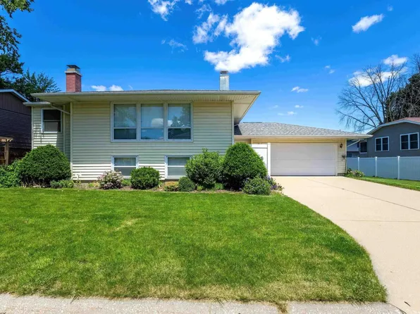 619 Olive Ct, Geneseo, IL 61254