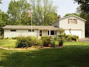 1st image of 19045 Riverview Dr