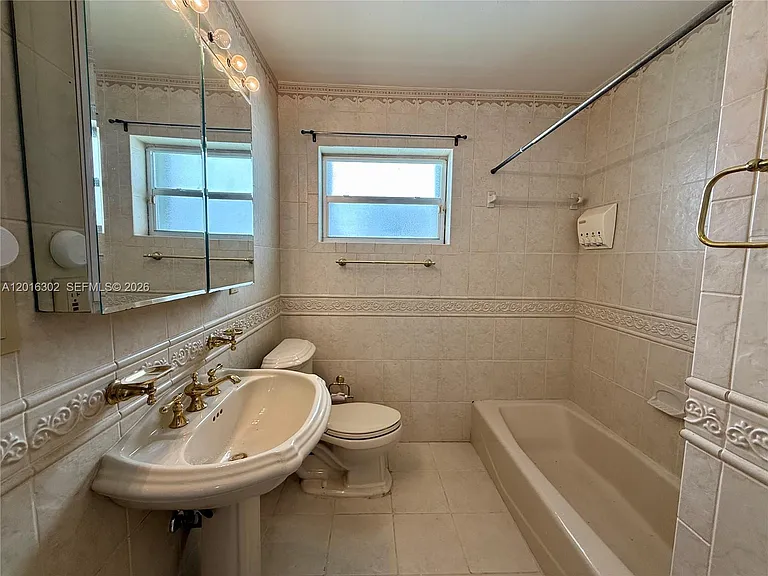 110 Antilla Ave — Photo 9