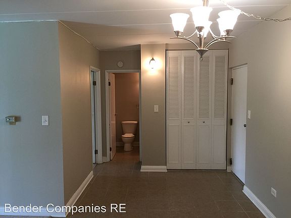 3rd image of 560 Lawrence Ave #312