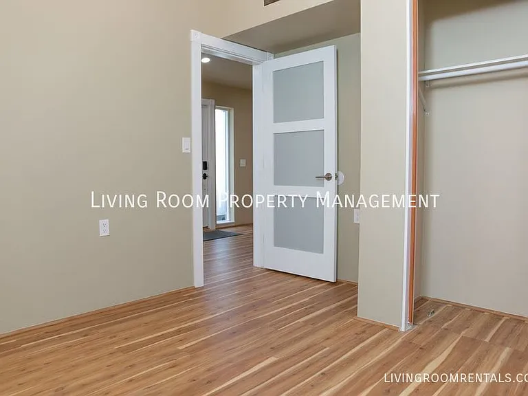 37 NE Morgan St #B — Photo 13