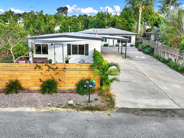 1153 Aloha Dr — Photo 12