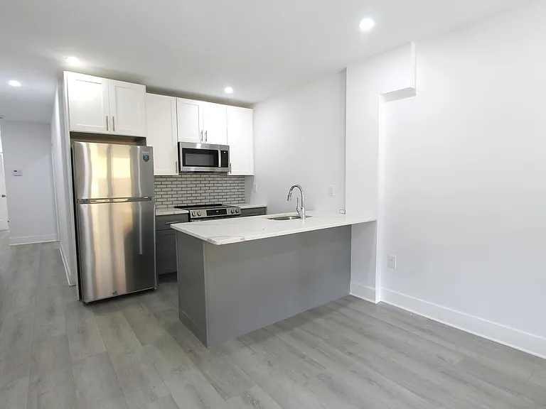 103 E Coulter St — Photo 10