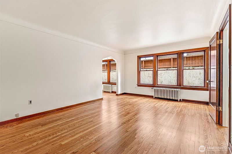 3rd image of 220 W Olympic Place #107