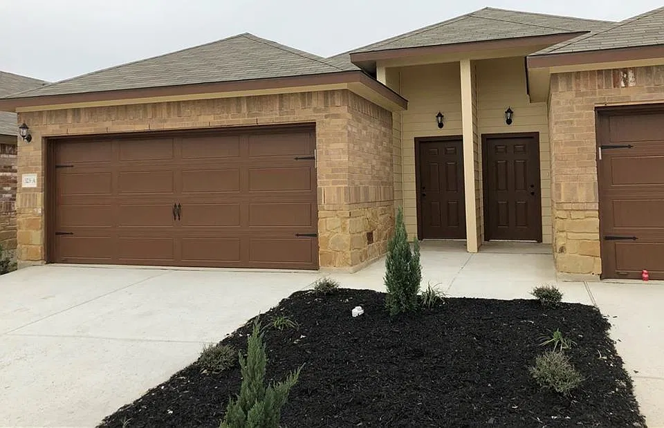 323 Joanne Loop #B