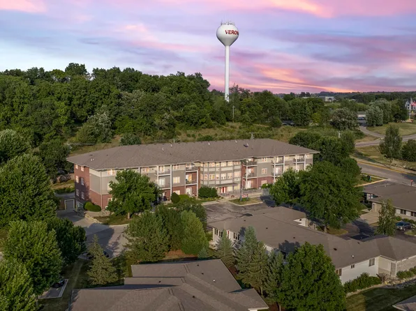 410 New Age Cir APT 212, Verona, WI 53593