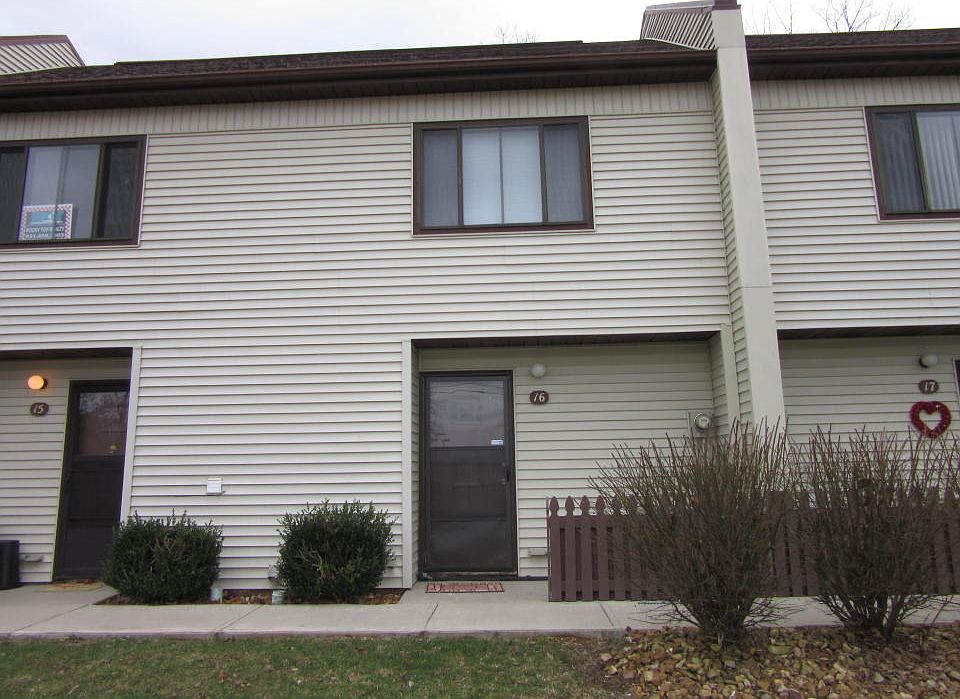 1st image of 16 Wilshire Dr #16
