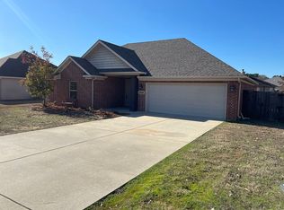 1760 Kenmore Dr, Benton, AR 72015