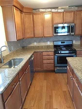 2nd image of 17 Pearl Ave #2