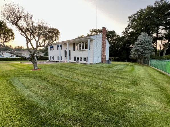 81 Donna Ter, Taunton, MA 02780