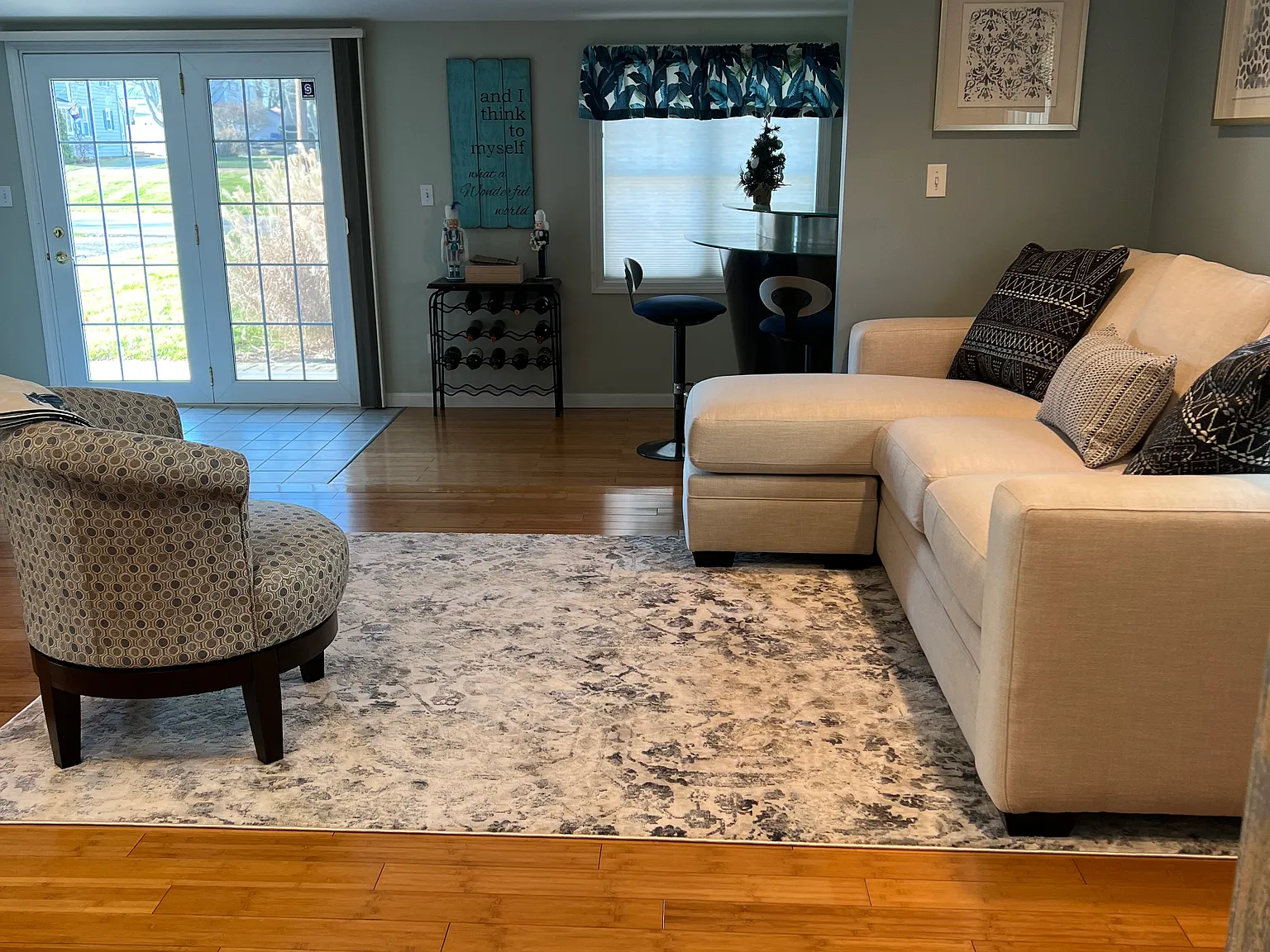 2 bed, 1.5 bath, 1989 sqft, $3,500 — Photo 4