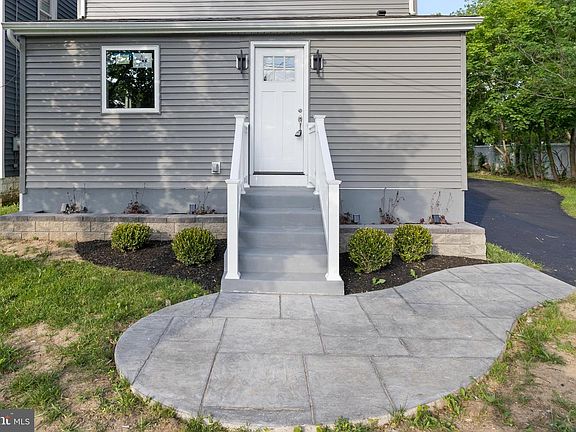 5th image of 256 Ewingville Rd