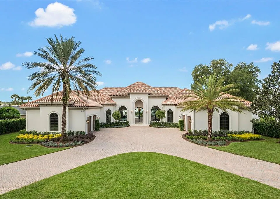 2936 Midsummer Dr