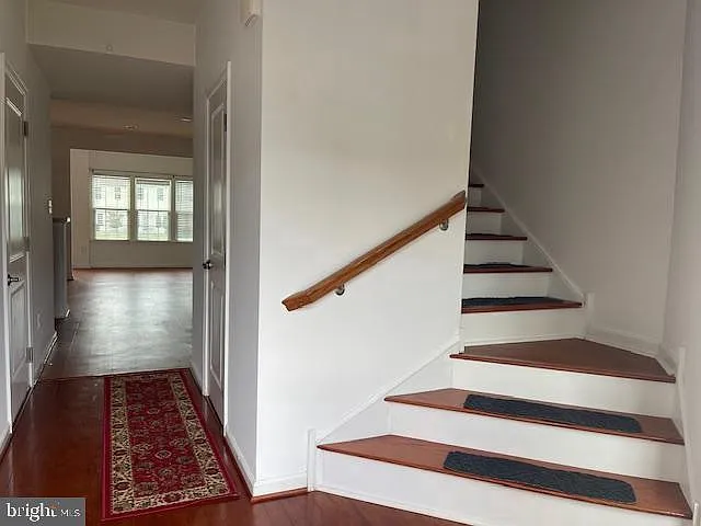 3 bed, 2.5 bath, $3,000 — Photo 2