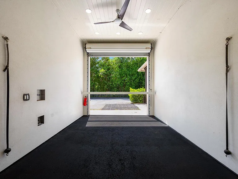 15450 Estancia Ln — Photo 9