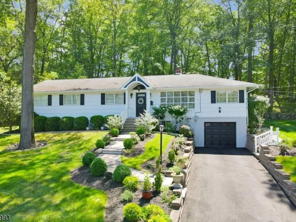 151 Page Dr, Oakland Boro, NJ 07436