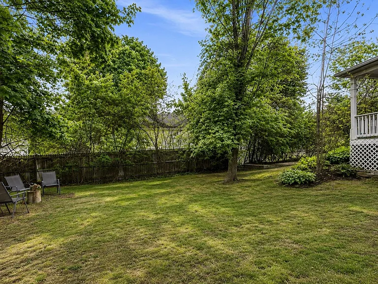 118 Court St #1 — Photo 4