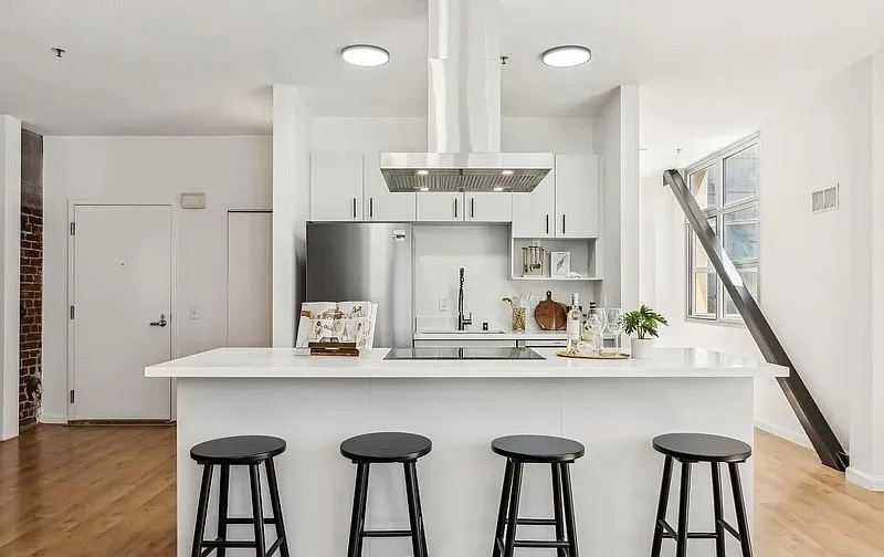 1 bed, 1.0 bath, 851 sqft, $3,000 — Photo 4