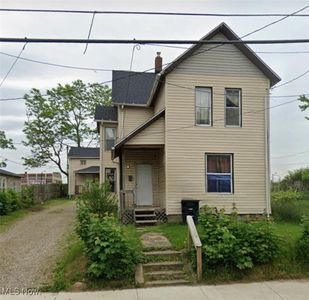 1055-1057 Yale St, Akron, OH, 44301