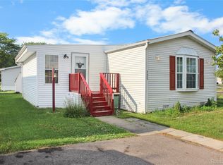 325 Yorkshire, Newport, MI 48166
