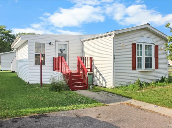 325 Yorkshire, Newport, MI 48166