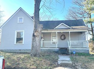 723 N 9th St, Murphysboro, IL 62966