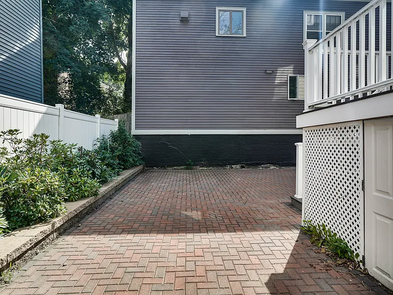 16 Forrester St — Photo 37