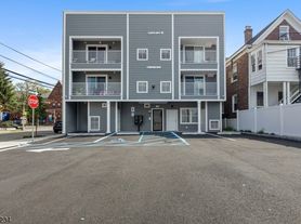 862 E Jersey St, Elizabeth, NJ