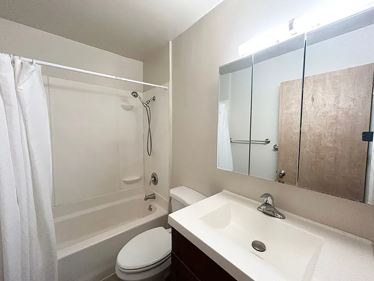 2212 Blake Street — Photo 9
