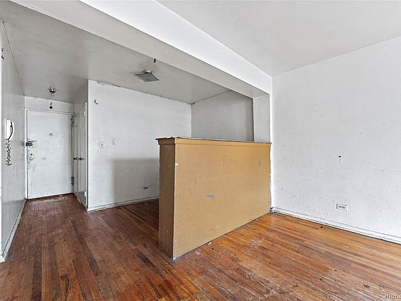 5th image of 2830 Briggs Avenue #5E