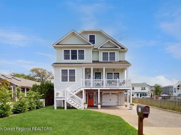 32 Rogers Avenue, Manasquan, NJ 08736