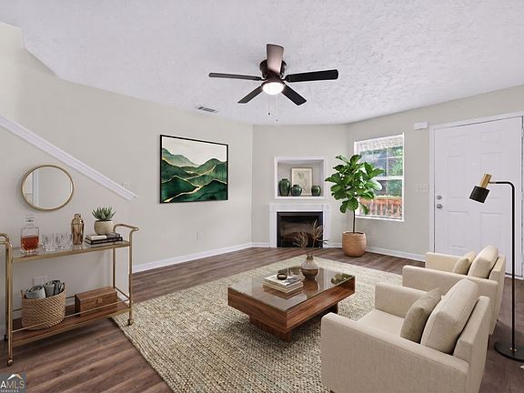 2nd image of 1424 Steam Engine Way NE