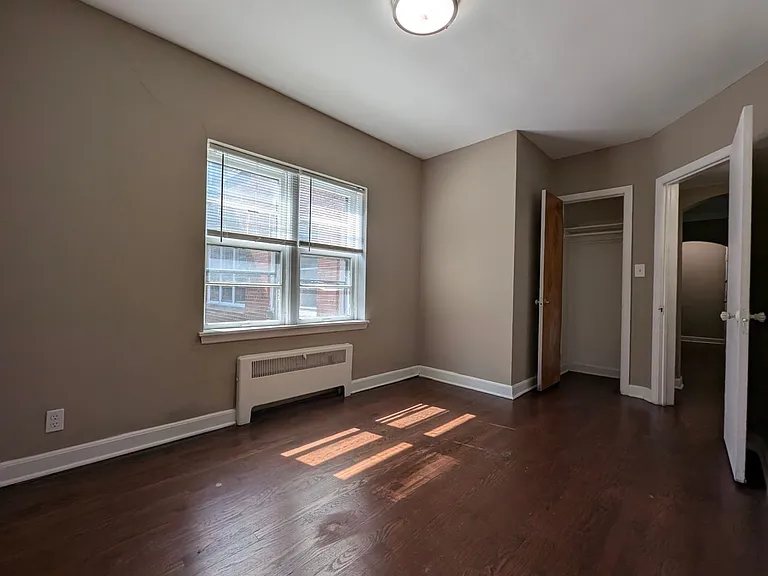 5425-33 W Martin Dr — Photo 11